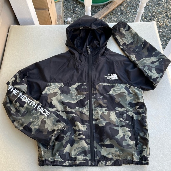 THE NORTH FACE
Kids' Never Stop Print Windwall Water Repellent Size M 10 - Picture 4 of 10